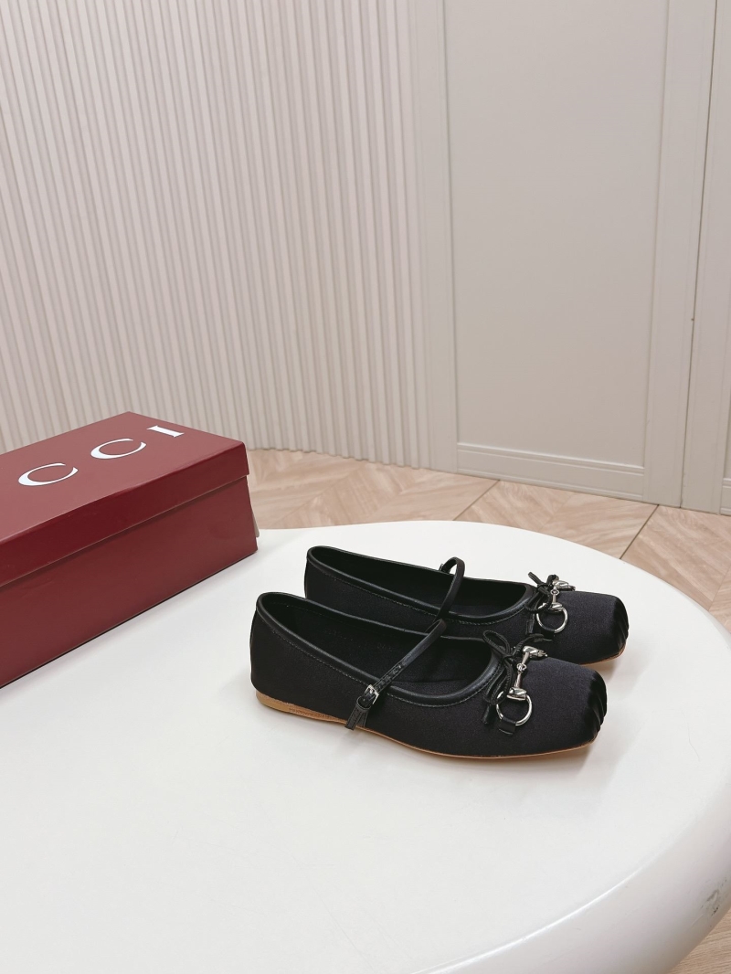 Gucci Flat Shoes